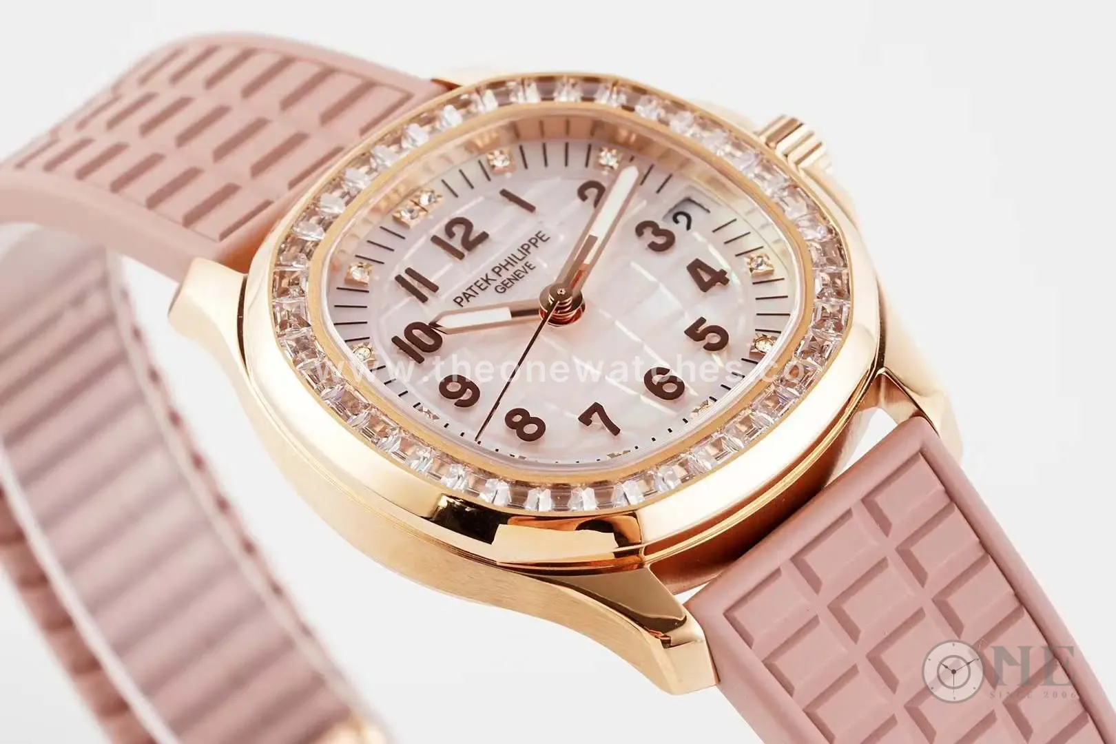 Aquanaut Luce 5072R MOP Dial in Rose Gold - Image 5