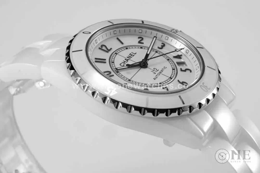 J12 White Ceramic and Steel Ref: H5700 - Image 9