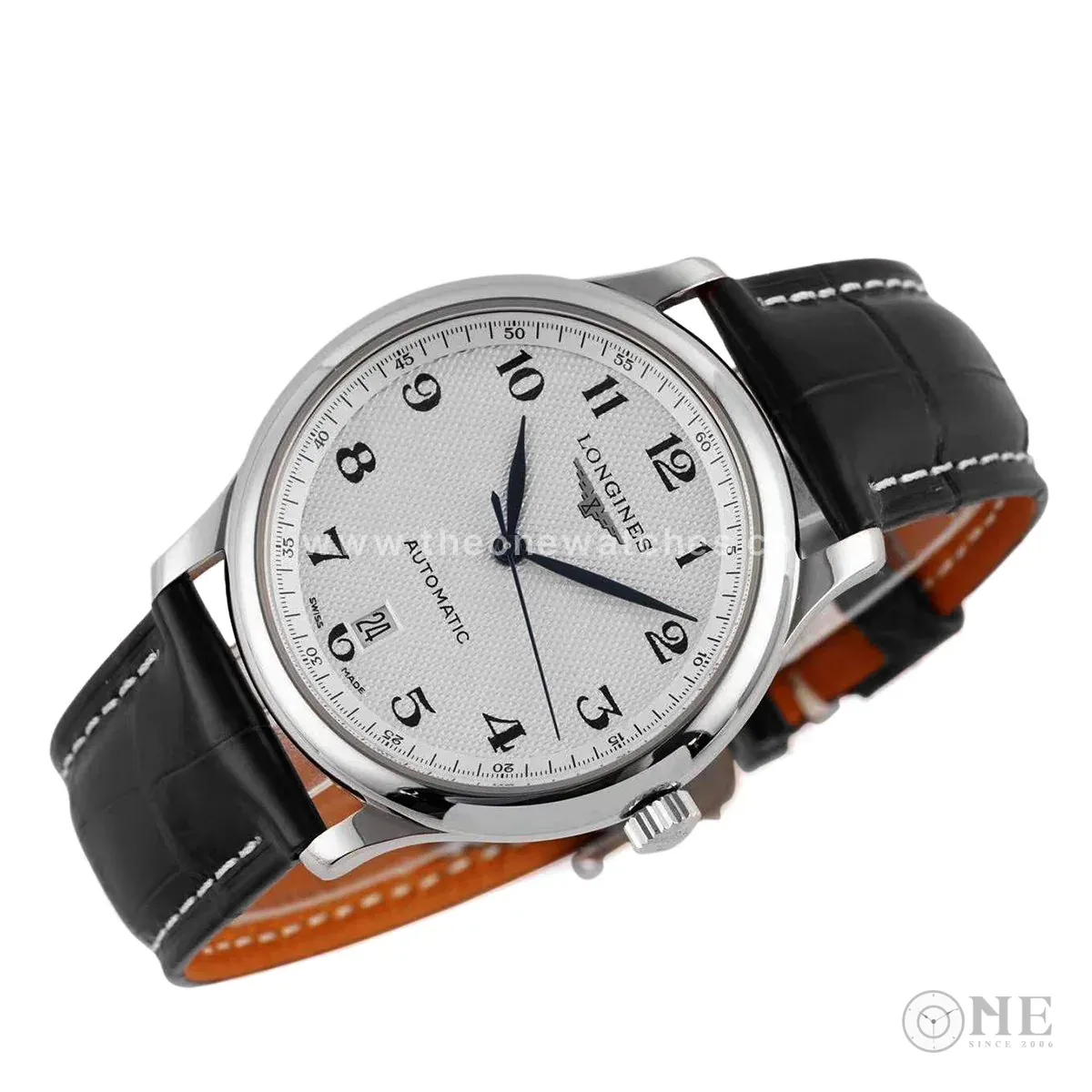 Master Collection cadran blanc sur bracelet en cuir noir – Image 2