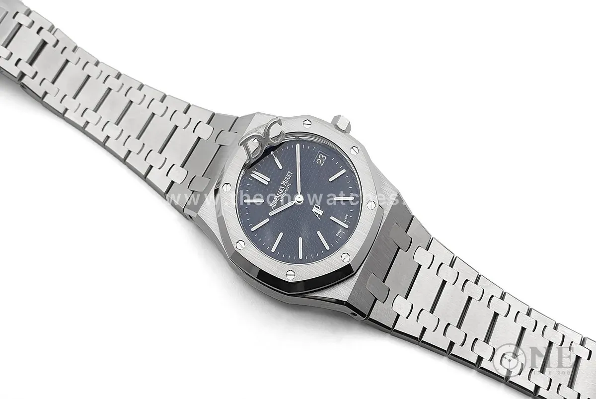 Royal Oak 15202 39mm Blue Dial - Image 3