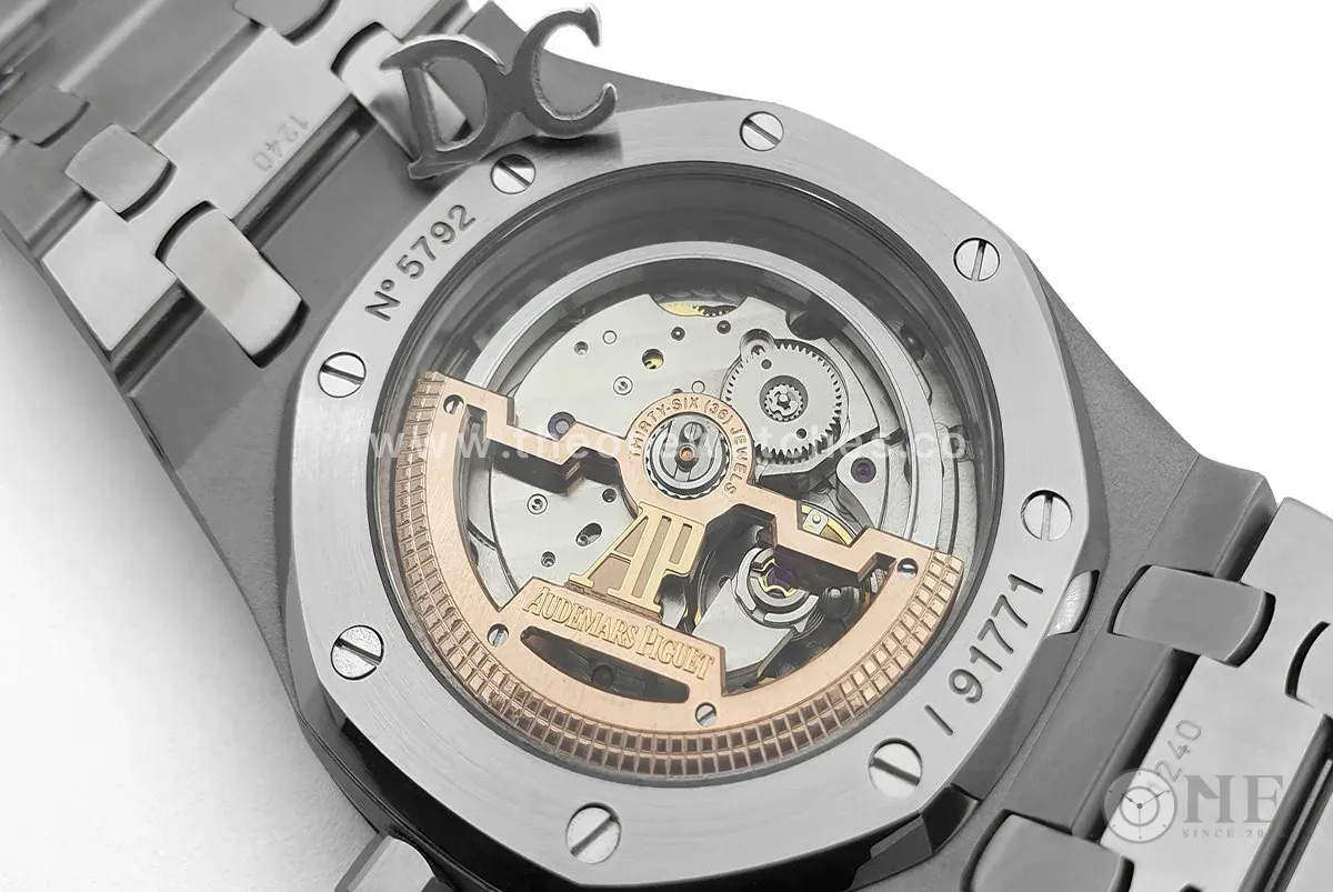 Royal Oak 15202 39mm Blue Dial - Image 9