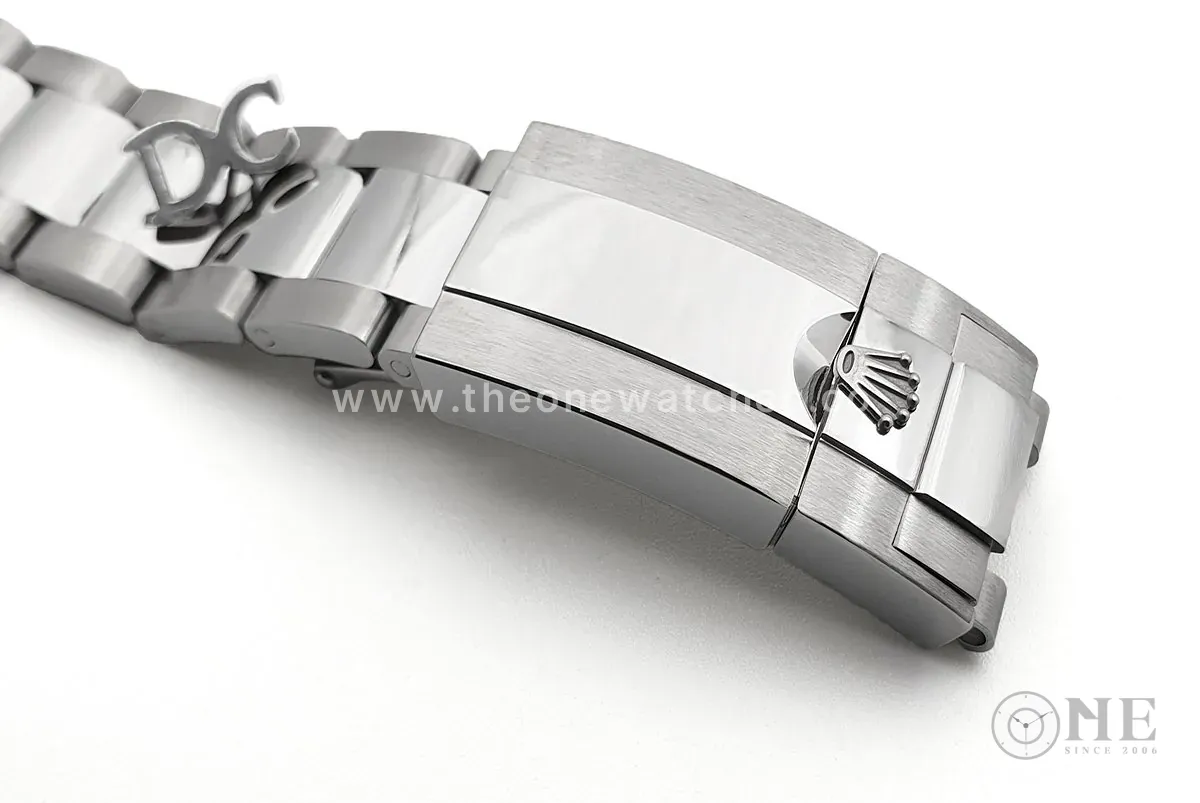 Daytona 116506 Ice Blue Dial in Platinum with Arabic Markers - Image 8