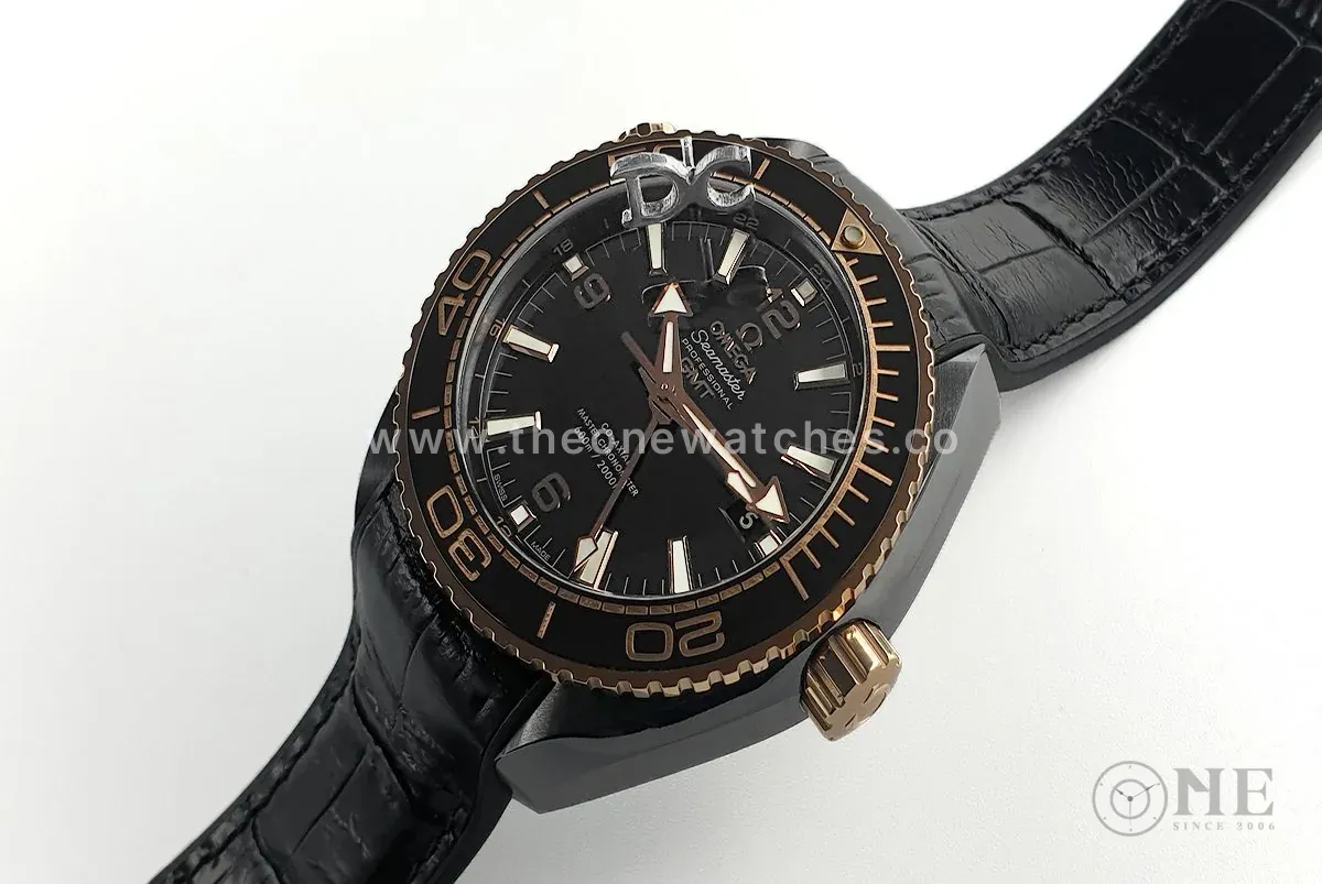 Seamaster Planet Ocean GMT “Deep Black” céramique or – Image 3
