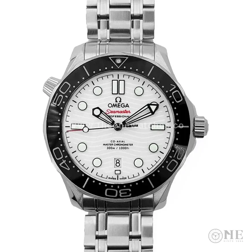 Seamaster Diver 300M Omega Co-Axial Master Chronometer 42mm White Dial with Black Bezel