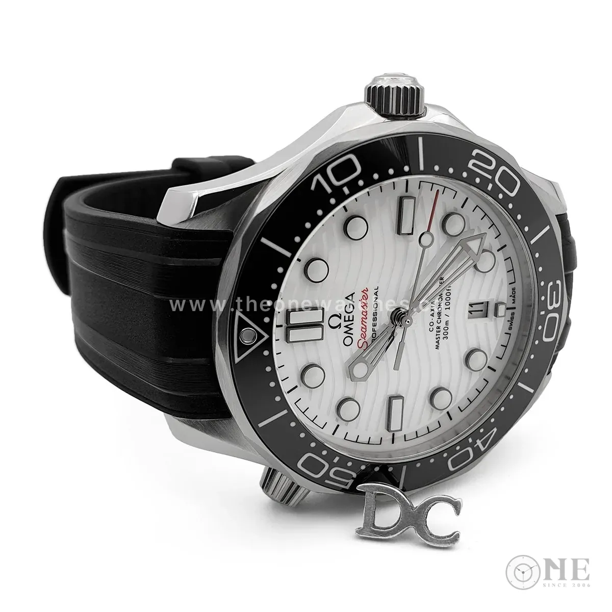 Seamaster Diver 300M Co-Axial Master Chronometer esfera blanca con correa de caucho negra - Imagen 2