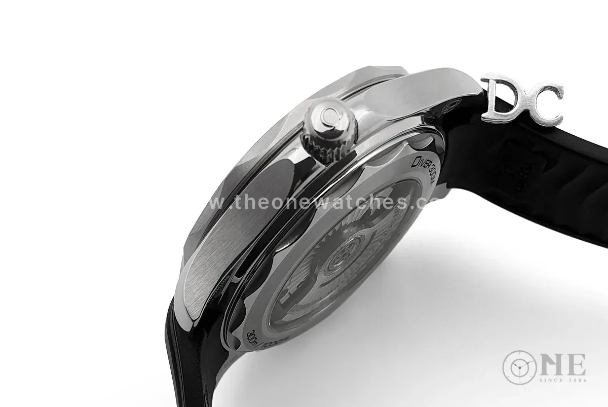 Seamaster Diver 300M Co-Axial Master Chronometer esfera blanca con correa de caucho negra - Imagen 8
