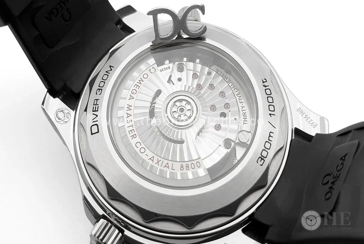 Seamaster Diver 300M Co-Axial Master Chronometer esfera blanca con correa de caucho negra - Imagen 5
