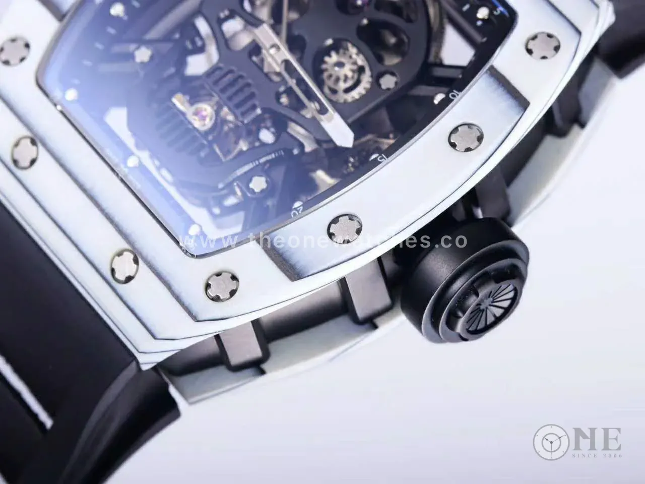 RM 052-01 Tourbillon Black Skull in carbonio NTPT bianco - immagine 7
