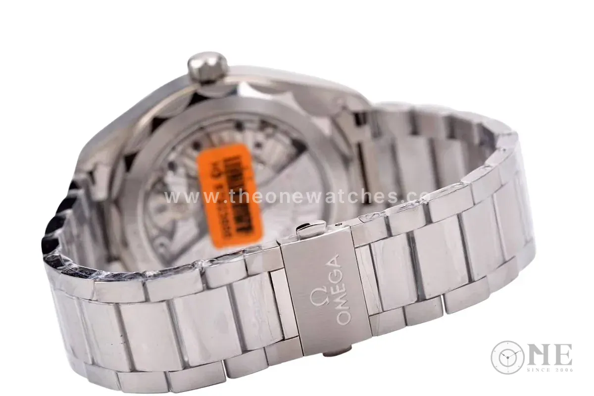 Seamaster Aqua Terra Worldtimer Master Chronometer cadran bleu sur bracelet – Image 8