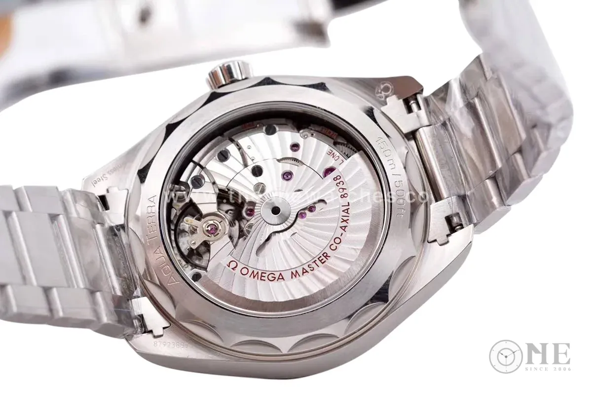 Seamaster Aqua Terra Worldtimer Master Chronometer cadran bleu sur bracelet – Image 5
