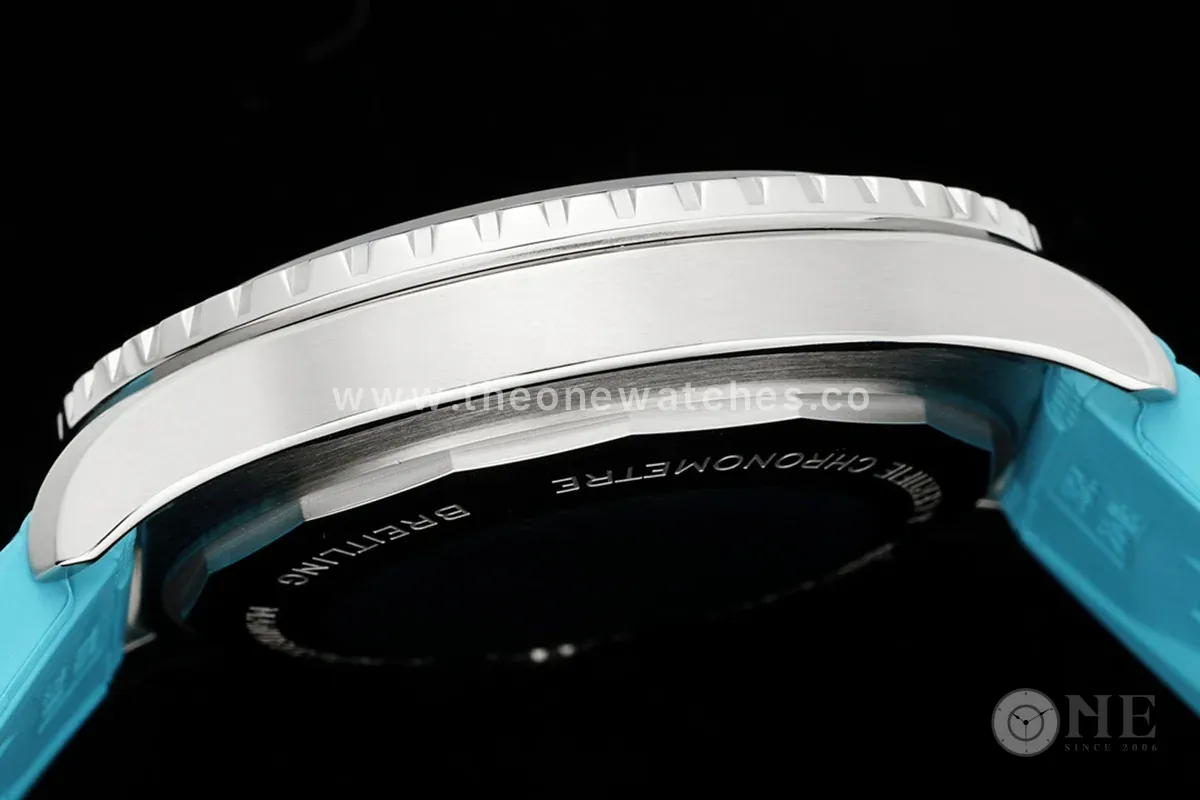 Superocean Automatic 44 quadrante blu Tiffany Ref: A17376211L2S1 - immagine 7