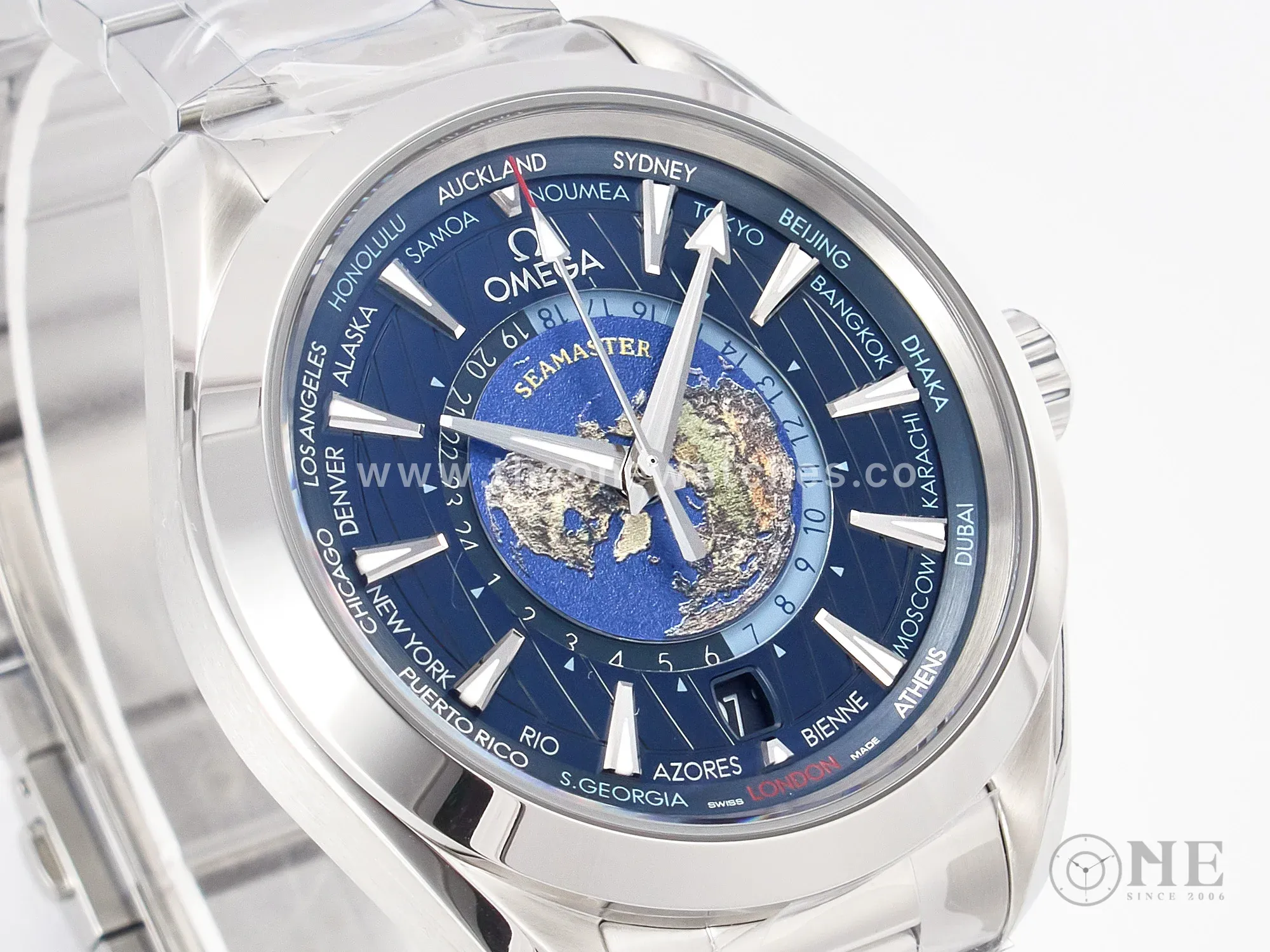 Aqua Terra 150M 43mm Worldtimer 24 VSF 1:1 Best Edition Blue Dial on SS Bracelet A8938 Super Clone