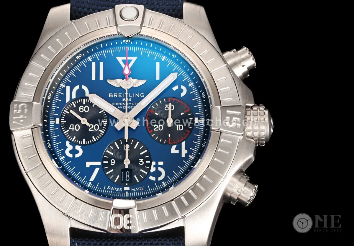 Avenger B01 Chronograph 45 Blue Dial in Steel