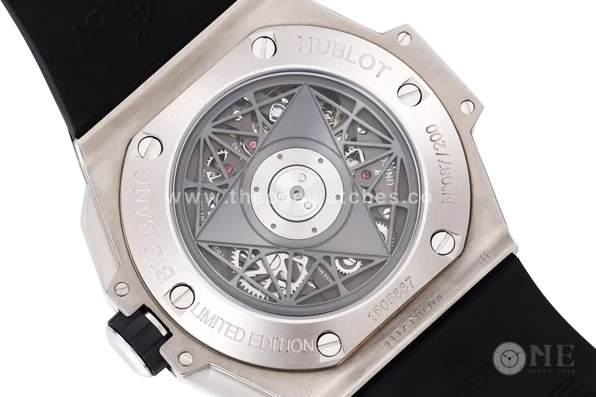 Big Bang Sang Bleu II White Dial in Titanium