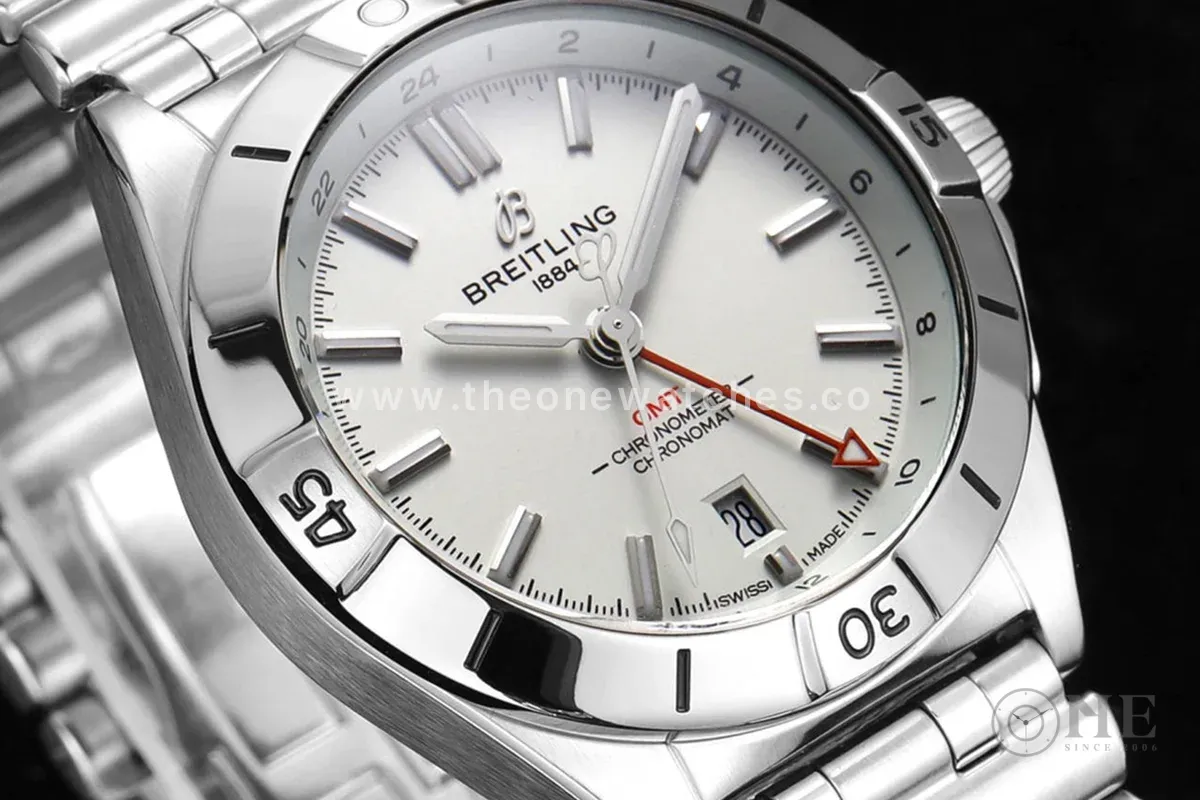 Chronomat Automatic GMT 40 White Dial Ref. A32398101A1A1