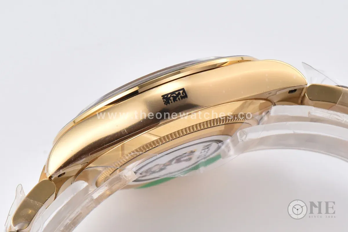 Daytona 116508 Champagne/Black Dial in Yellow Gold