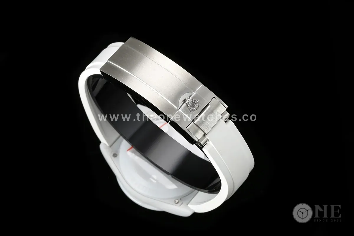 Daytona AET White Classic on Rubber Strap
