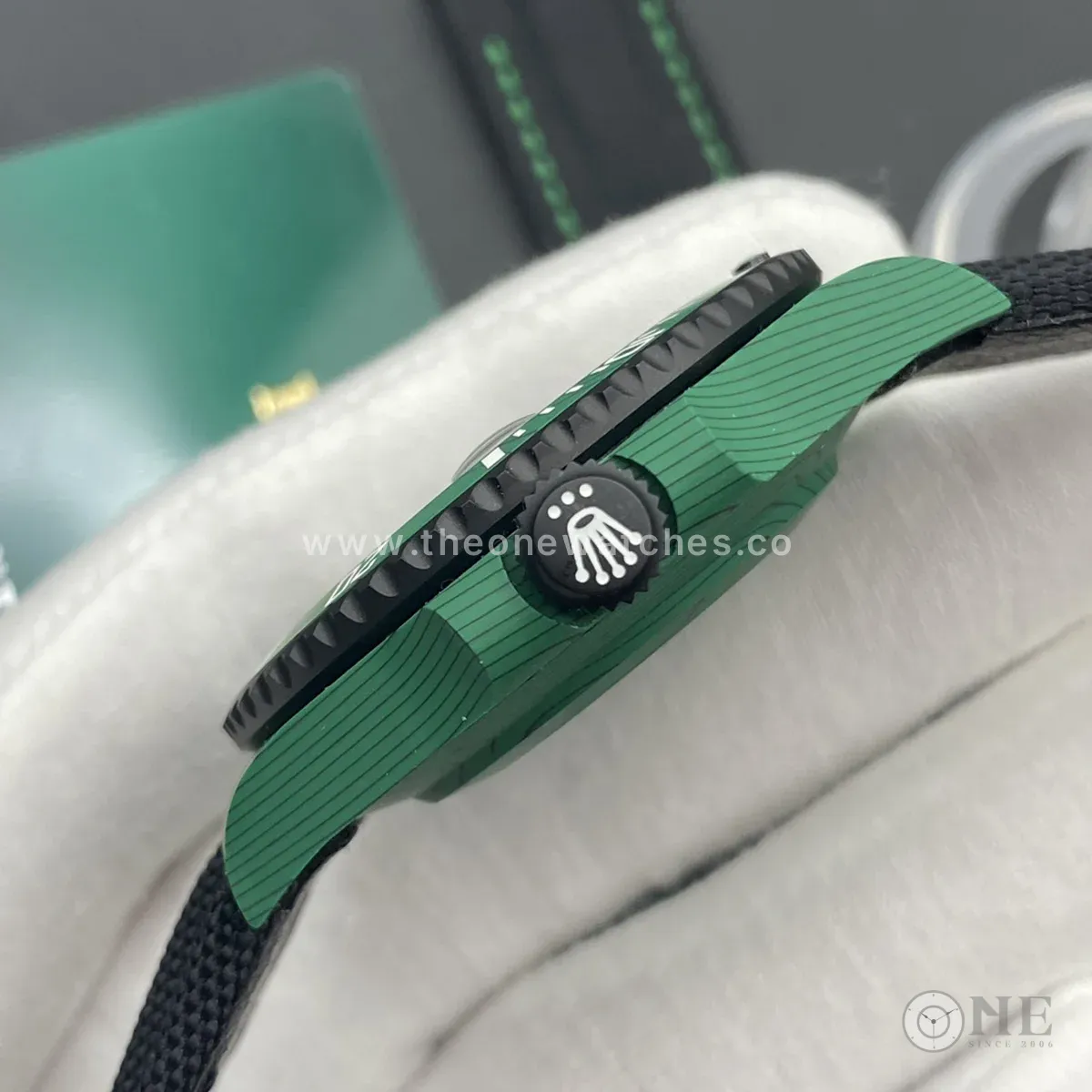 DIW Submariner Green Carbon