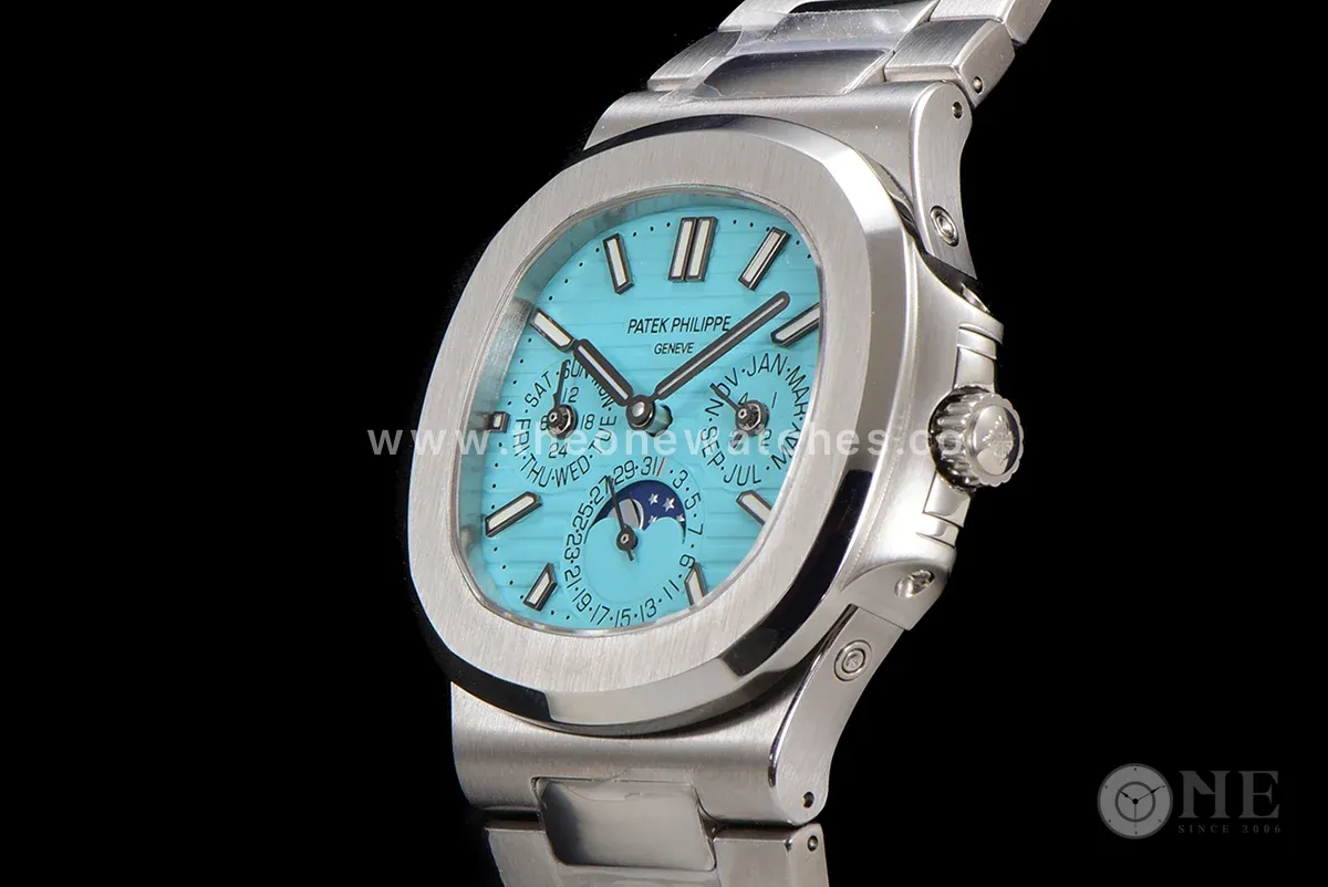 Nautilus 5740 Tiffany Blue Dial in Steel