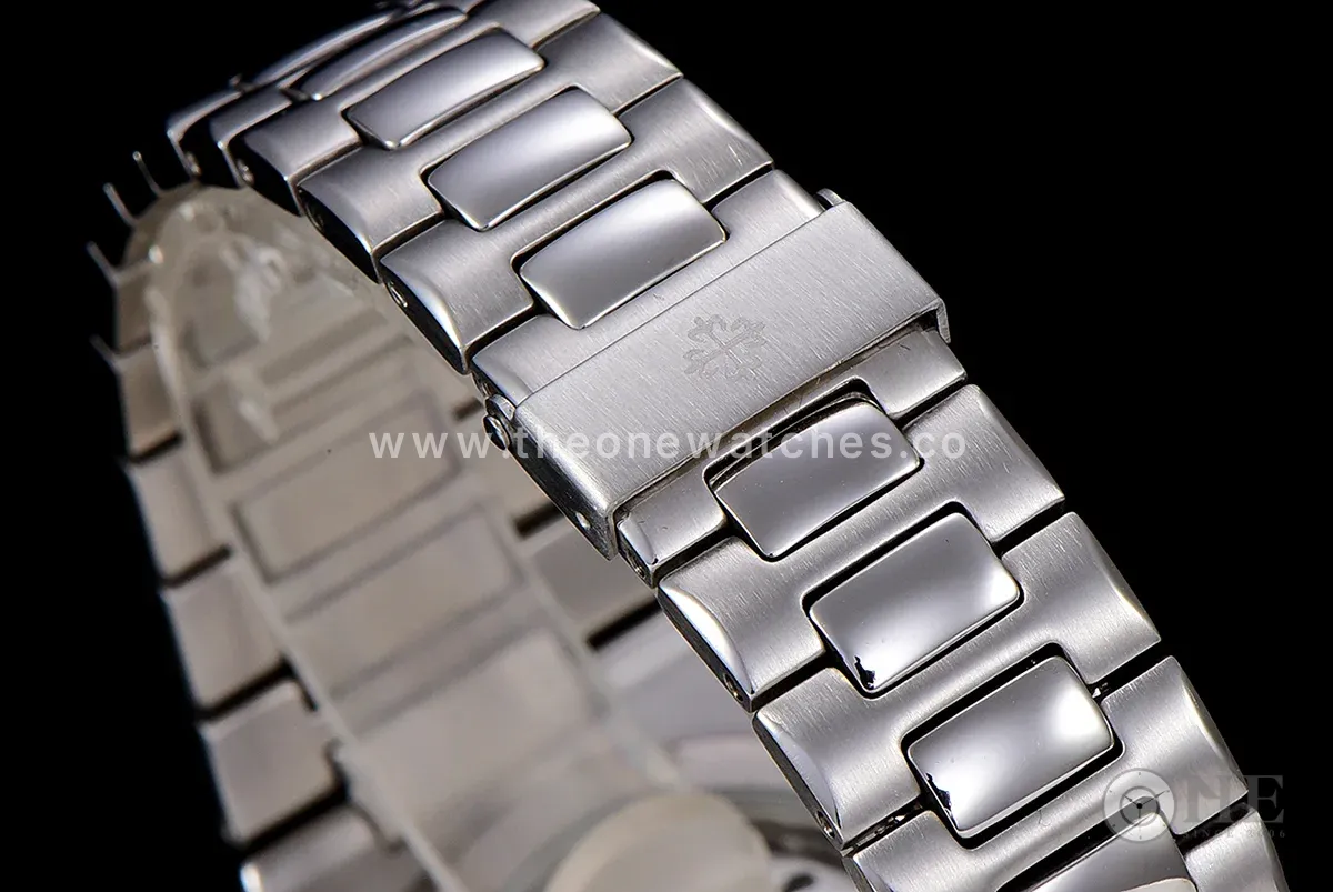 Nautilus 5980 Black Dial in Steel