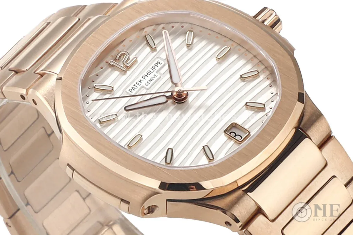 Nautilus 7118/1R-001 White Dial