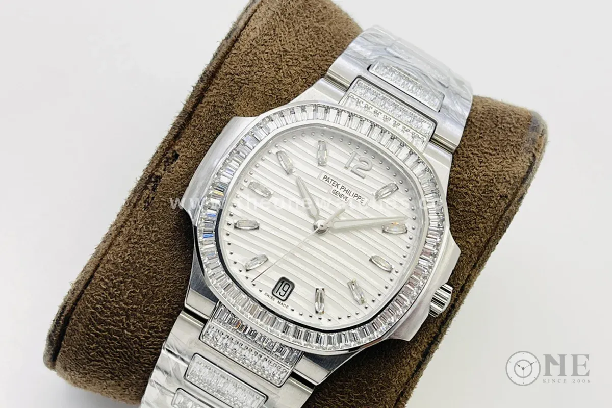 Nautilus 7118 White Dial with Diamond Markers