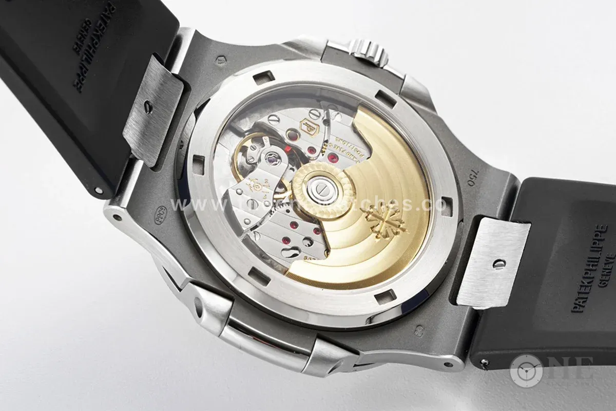 Nautilus Jumbo 5711/1A White Dial on Rubber Strap