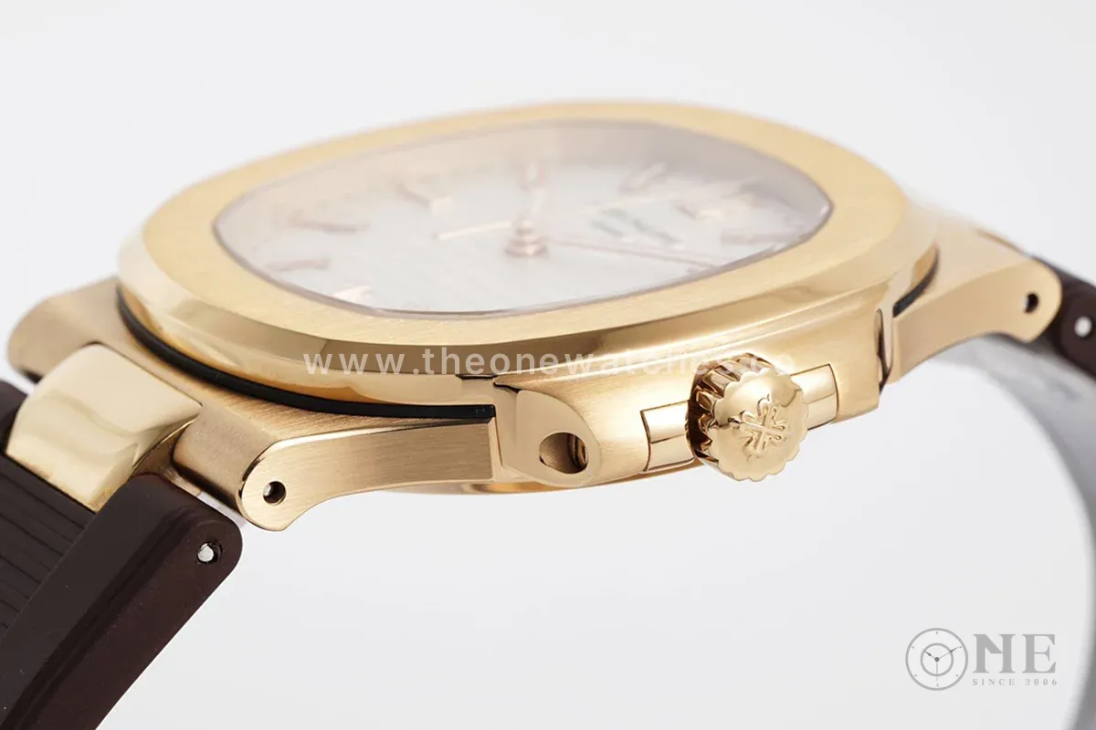 Nautilus Jumbo 5711/1R-001 White Dial on Rubber Strap