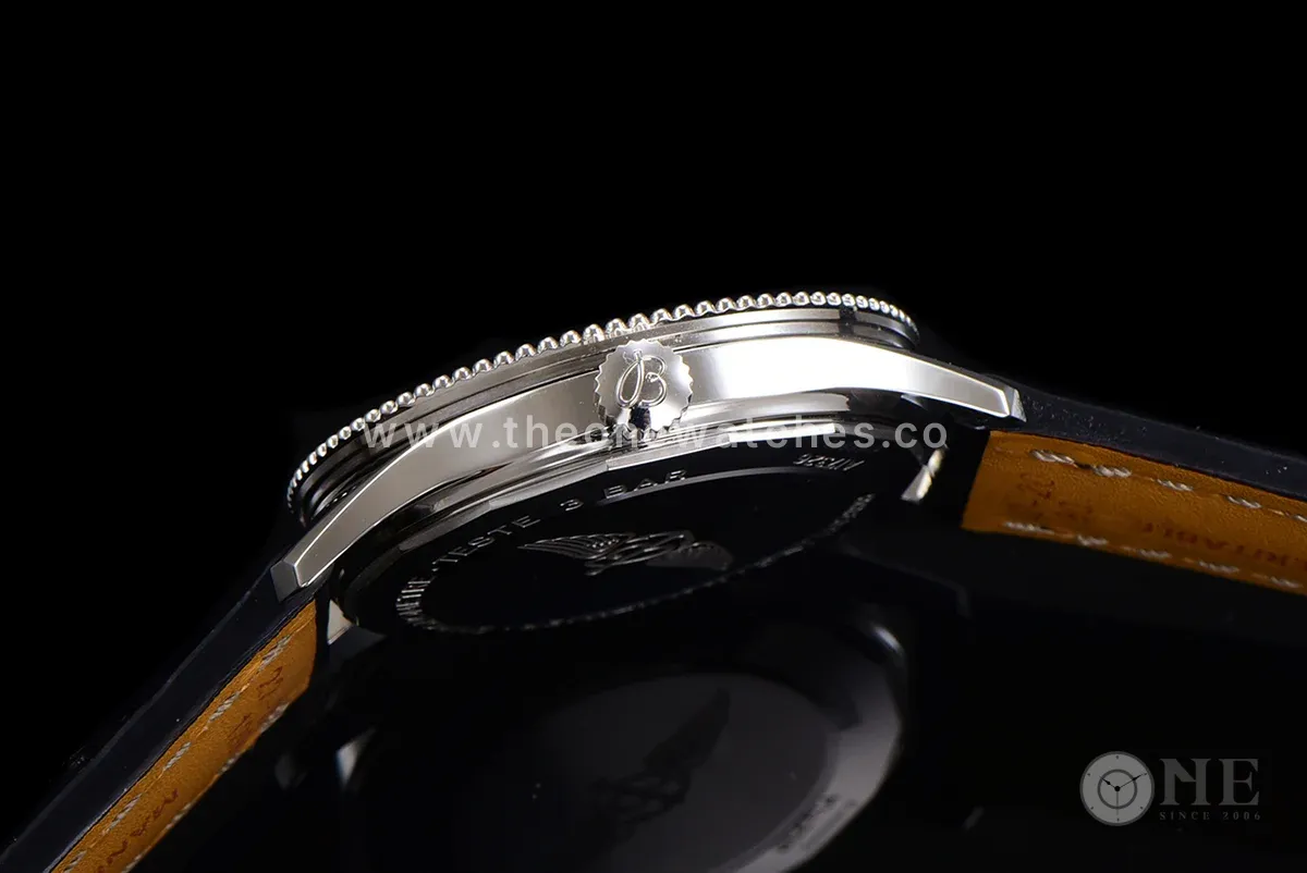 Navitimer Automatic 41 Black and White Dial in Steel