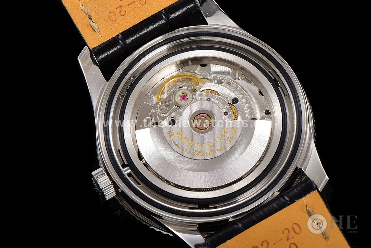 Navitimer Automatic 41 Black and White Dial in Steel
