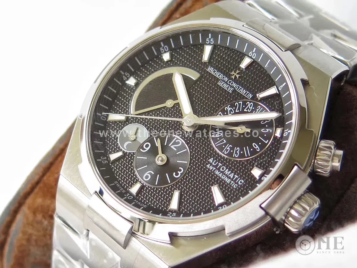 Overseas Dual Time Black Dial in Steel