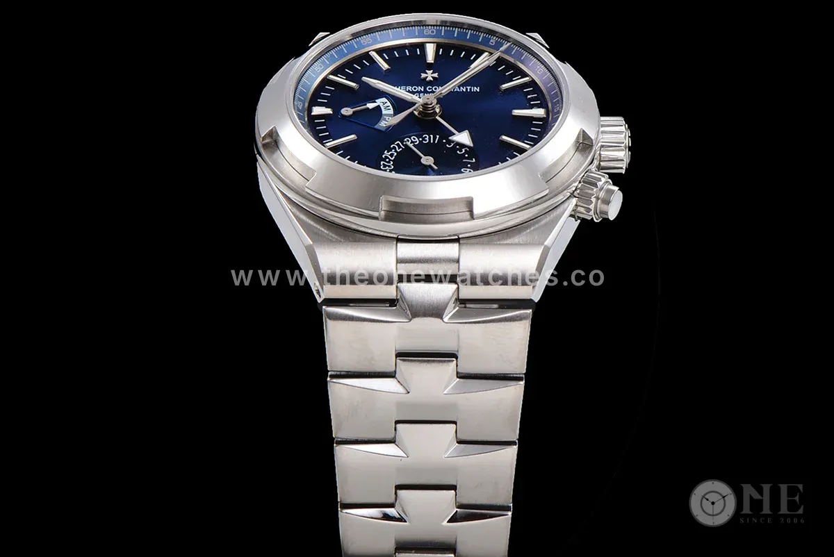Overseas Dual Time Blue Dial in Steel Ref. 7900V/110A-B334
