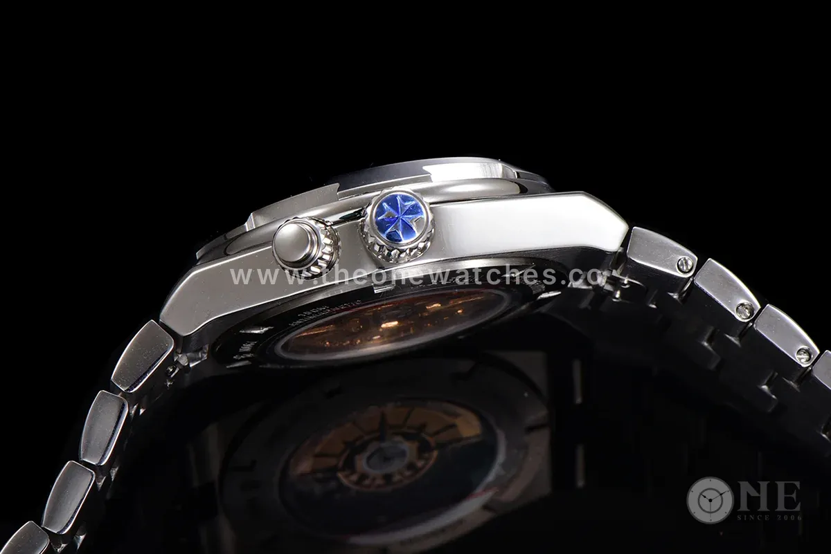 Overseas Dual Time Blue Dial in Steel Ref. 7900V/110A-B334