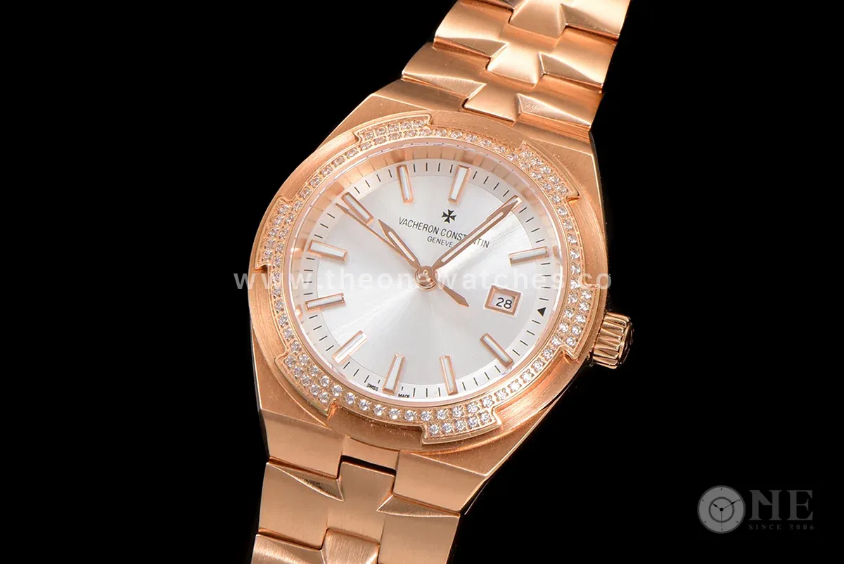 Overseas White Dial Ref. 4205 35mm in Rose Gold