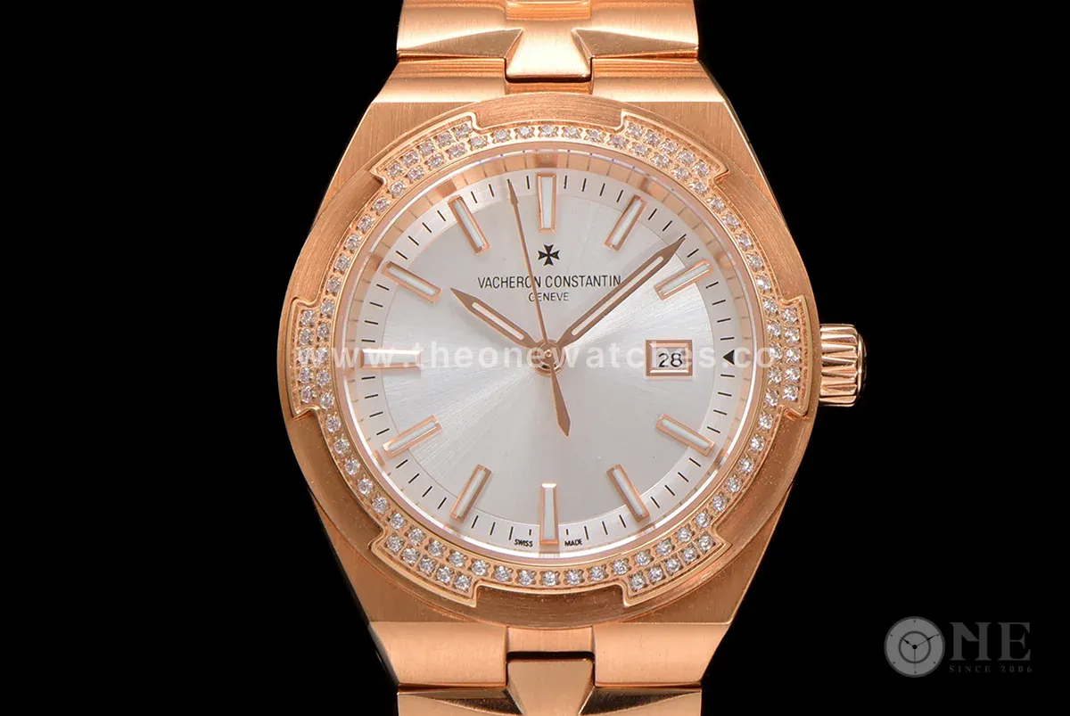 Overseas White Dial Ref. 4205 35mm in Rose Gold