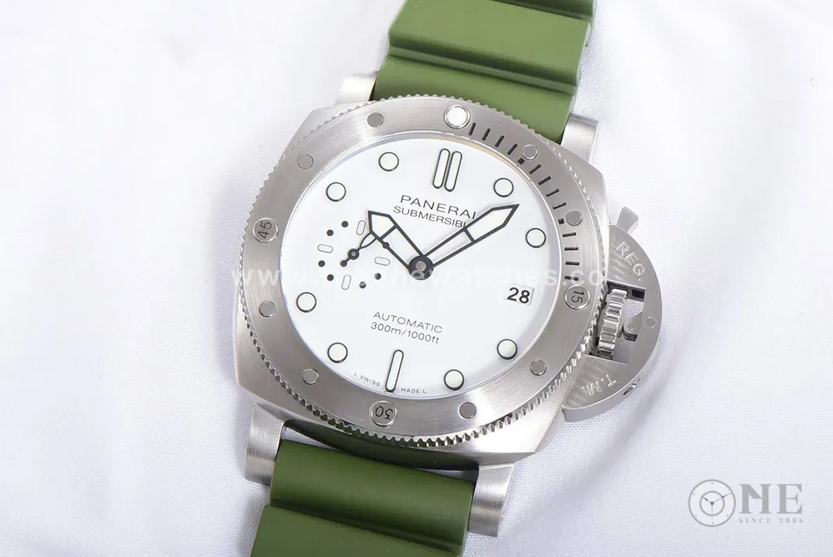 PAM1226 Submersible QuarantaQuattro Bianco 44mm