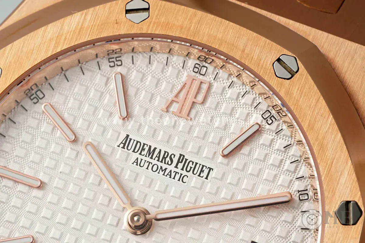 Royal Oak 15202 White Dial in Rose Gold