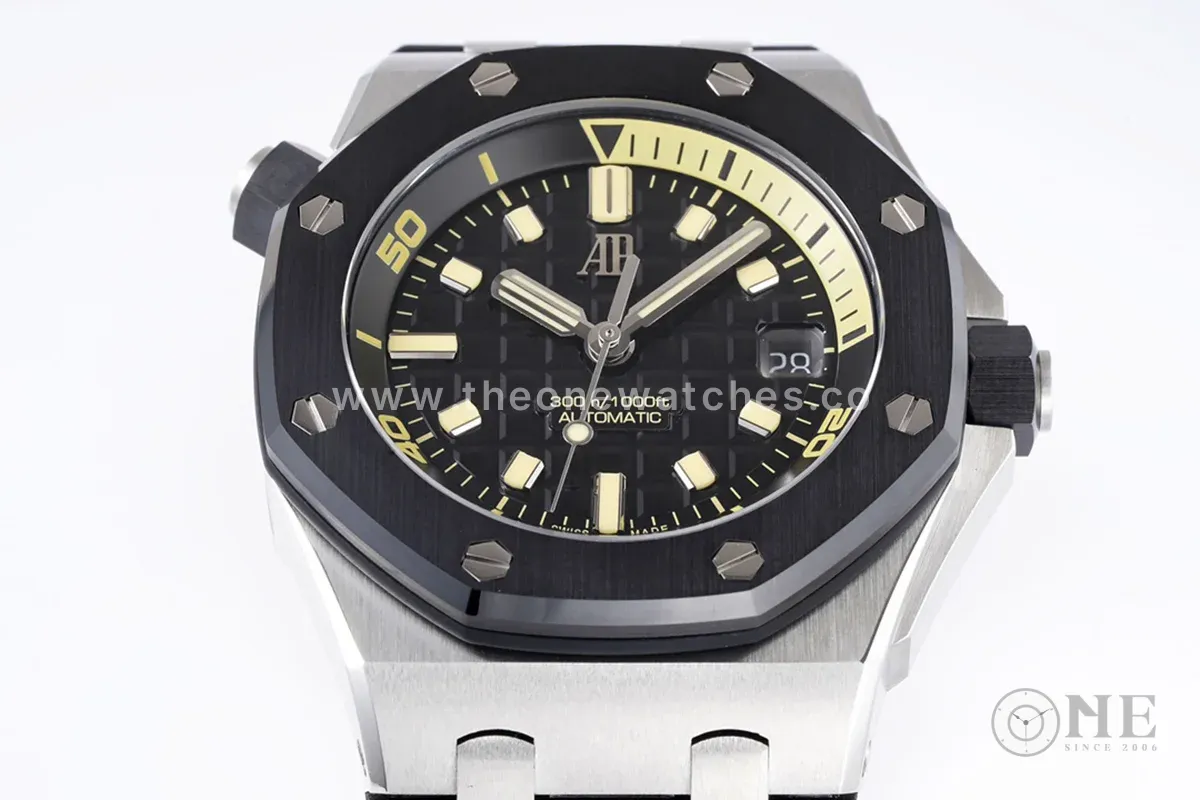 Royal Oak Offshore Diver White Gold Black Dial Ref. 15720CN.OO.A002CA.01
