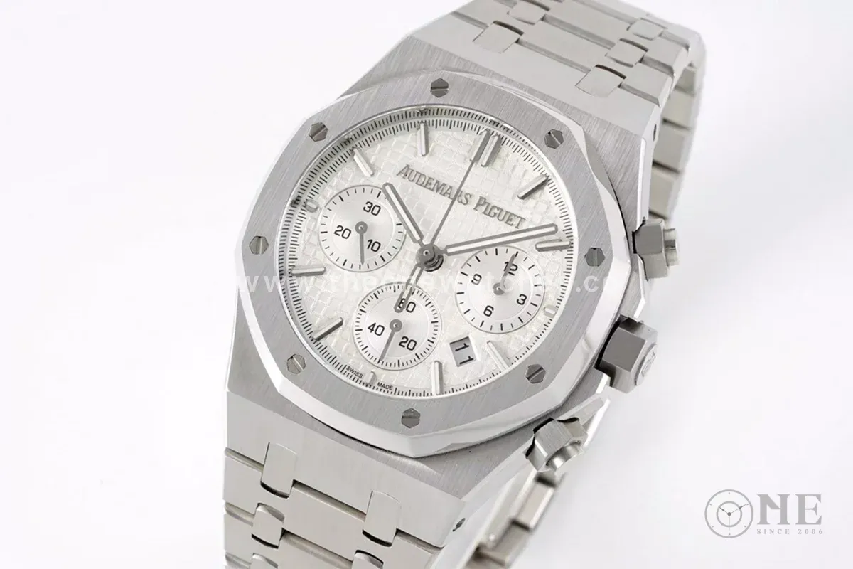 Royal Oak Self-Winding Chronograph White Dial in Steel