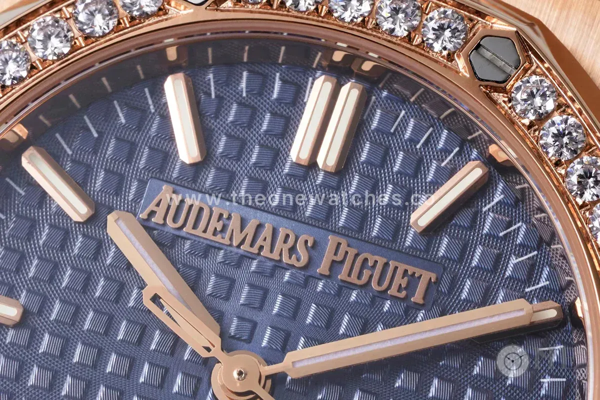 Royal Oak Selfwinding 77351OR 34mm Blue Dial in Pink Gold