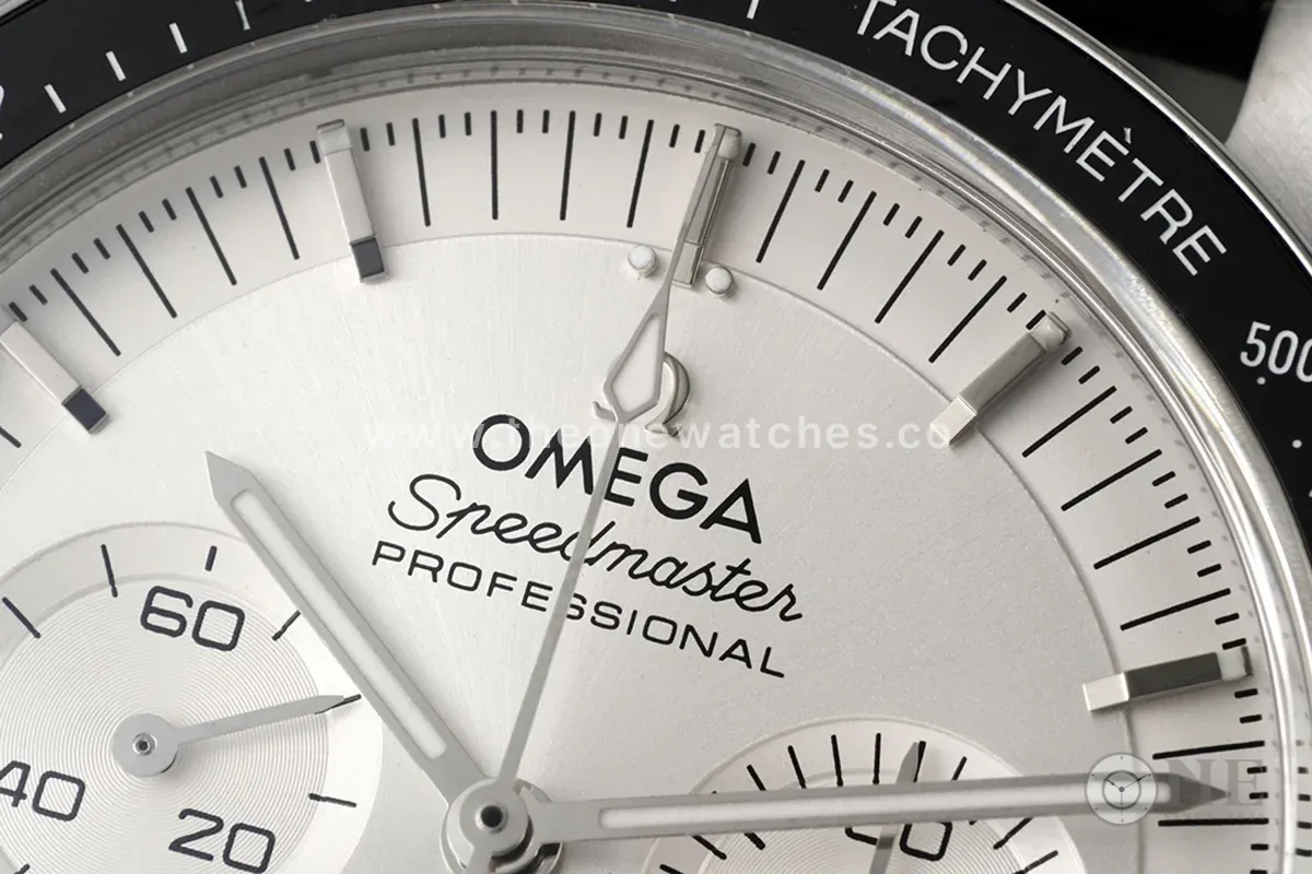 Speedmaster Moonwatch Professional 42mm Canopus Gold™ on Leather Strap