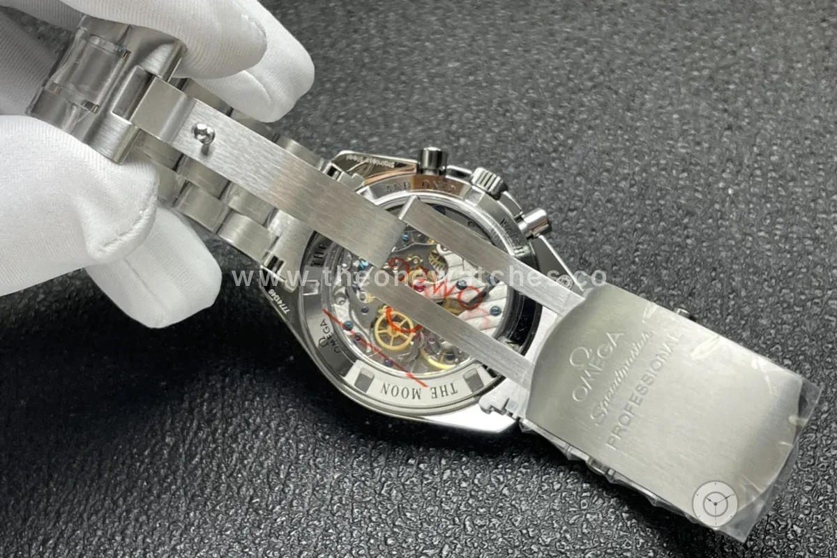 Speedmaster Moonwatch Professional White Dial in Steel