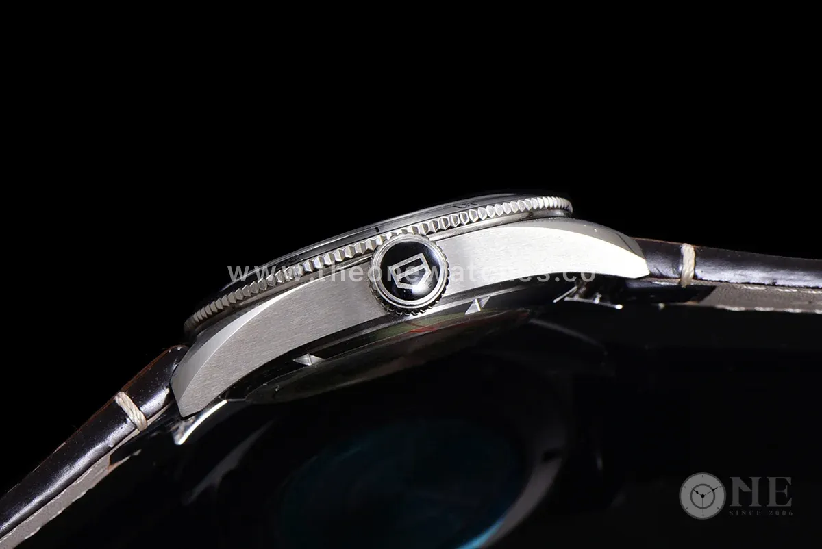 Tag Heuer Autavia Caliber 5 Grey Dial on Leather Strap