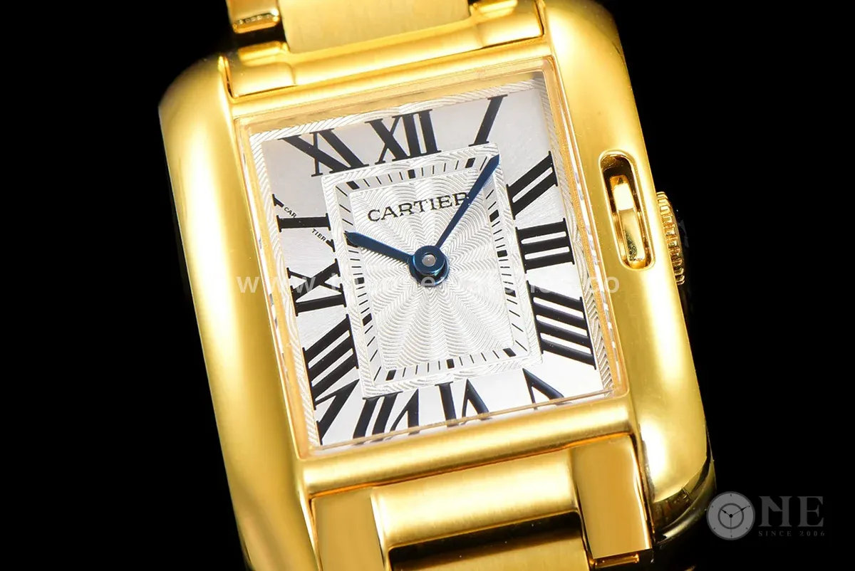 Tank Anglaise 30.2mm White Dial in Yellow Gold