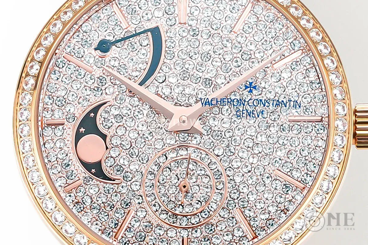 Traditionelle Moon Phase Diamond Paved Dial in Pink Gold