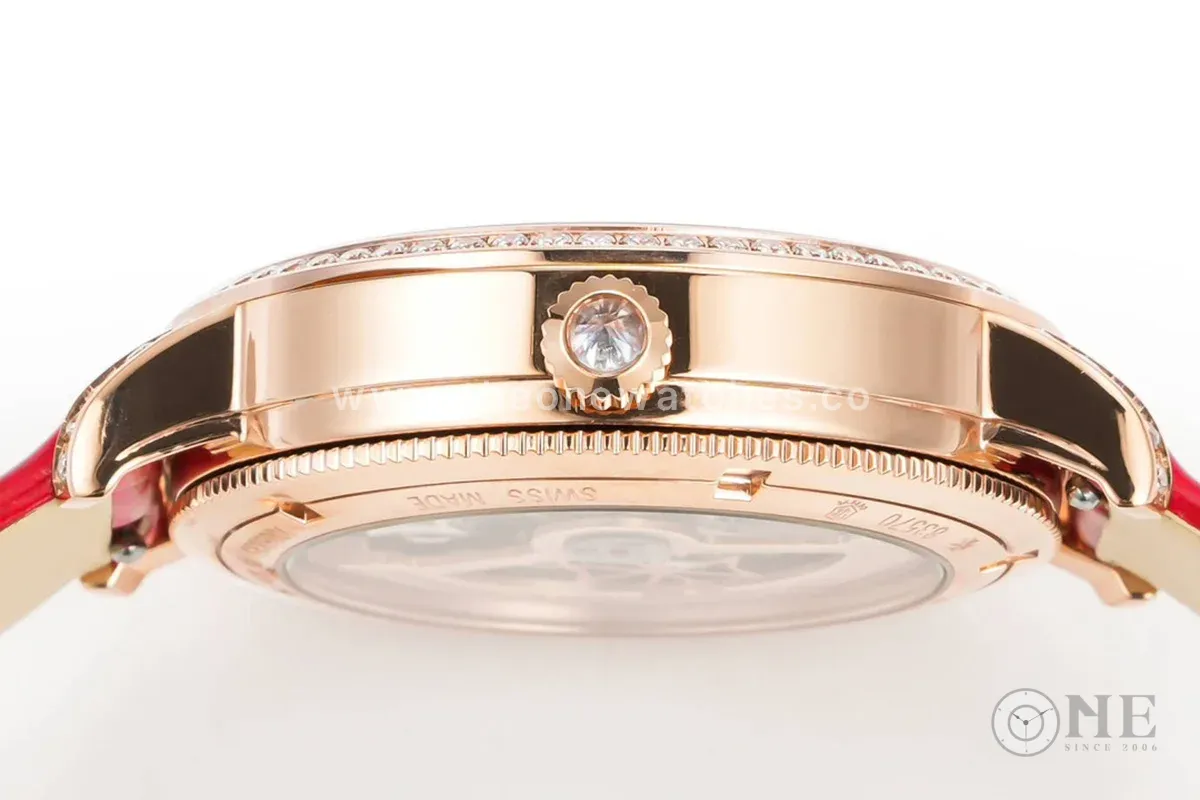 Traditionelle Moon Phase Diamond Paved Dial in Pink Gold
