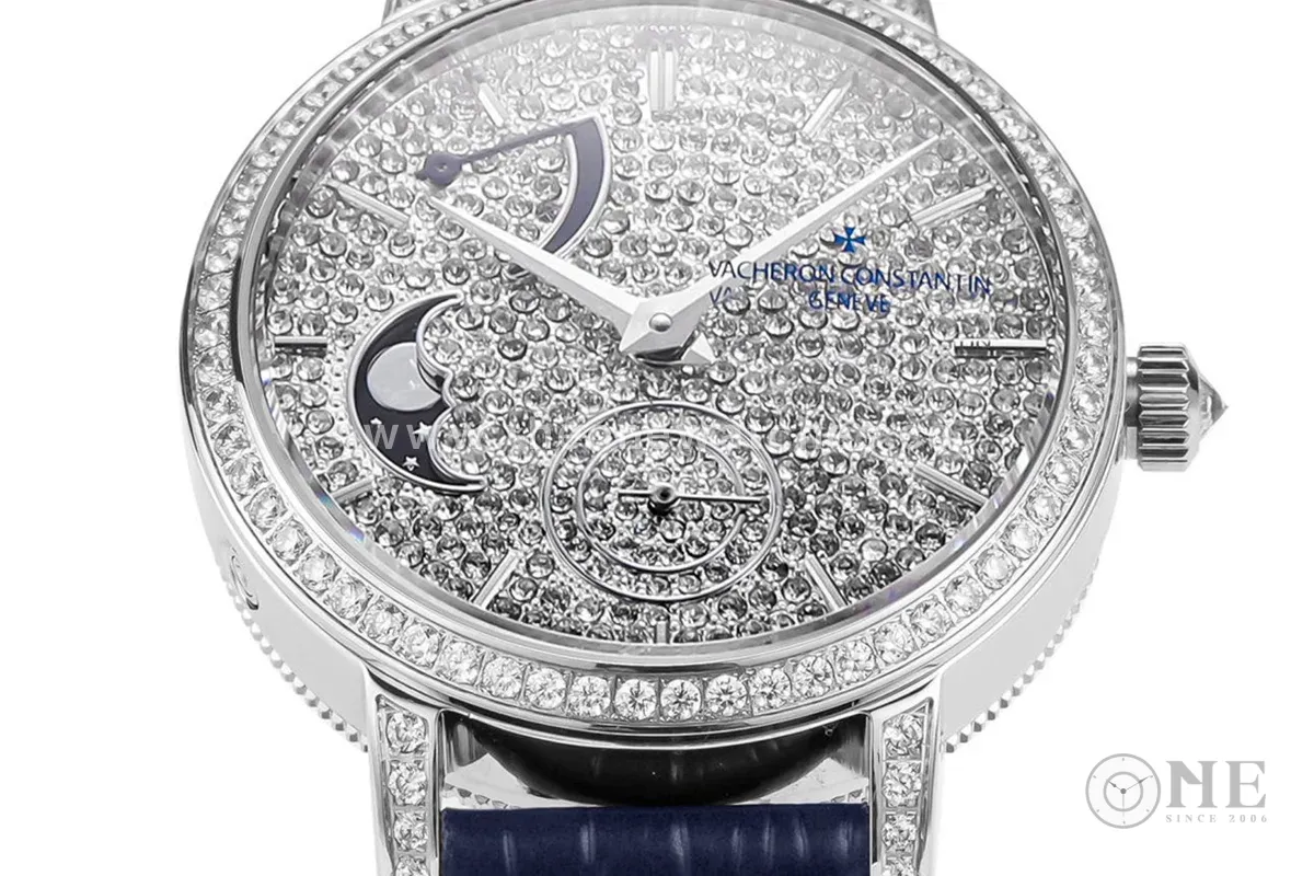 Traditionelle Moon Phase Diamond Paved Dial in White Gold